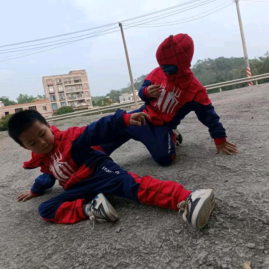 六个孩子的单亲妈妈（小号）