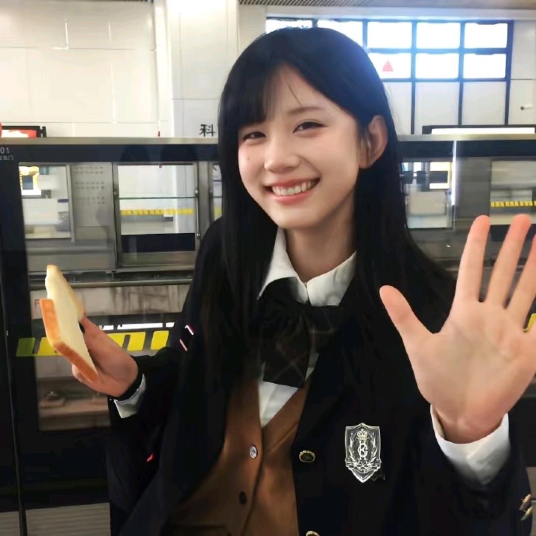 不吃胡萝卜（渤大学姐）