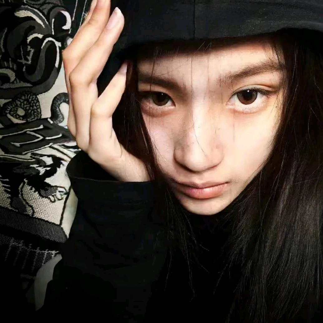 闷骚小蟑螂