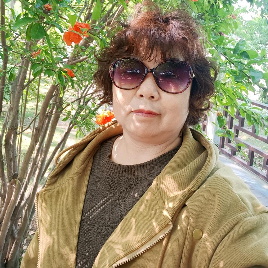 刘学英