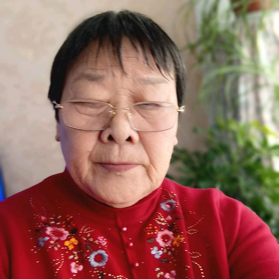 亚辉奶奶。