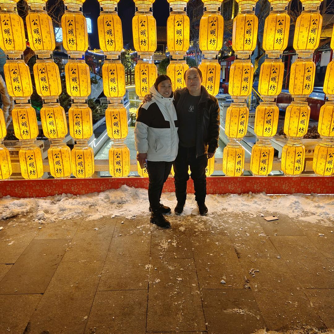 梁山龙城广场忠强快餐