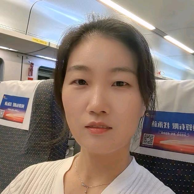 布婵装饰    张凤连