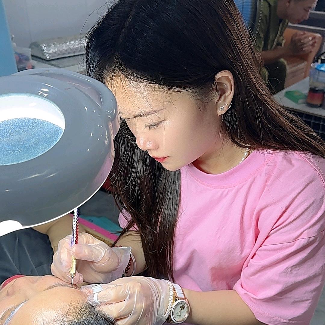 爱美汇梅云店（做背洗脸点字脱胡子脱毛去班