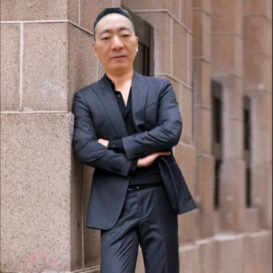 田华