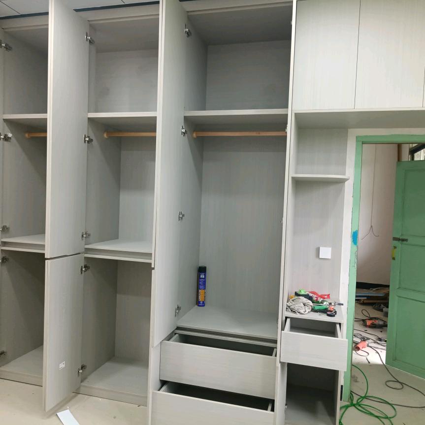 专业。吊顶，整体衣柜。屋顶打棚