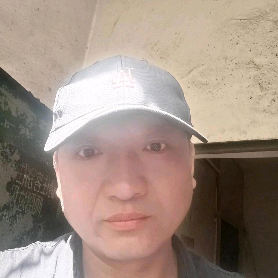 巴三