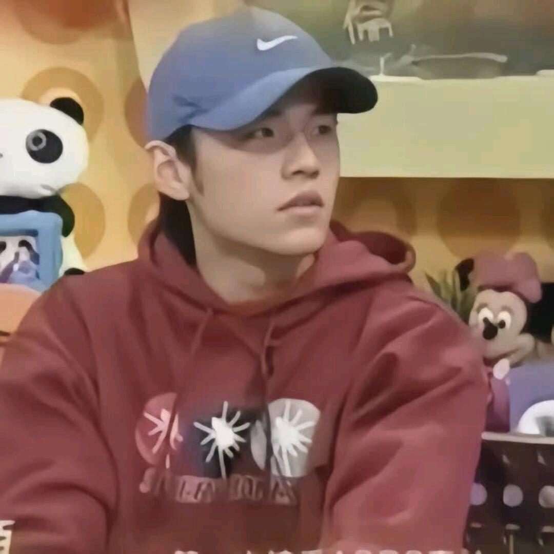杰.