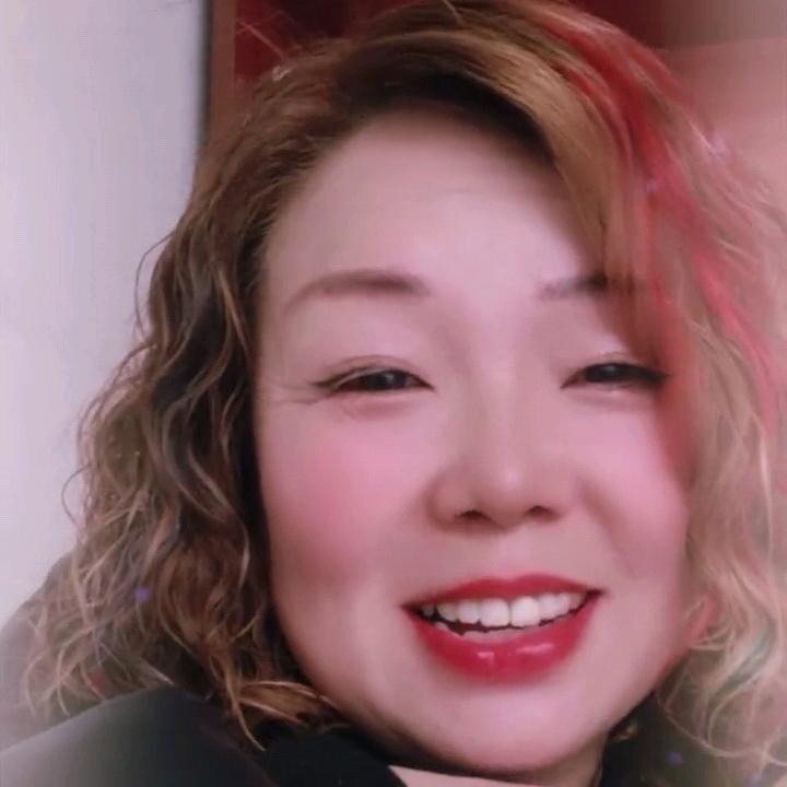 英姐早上4:00开播。