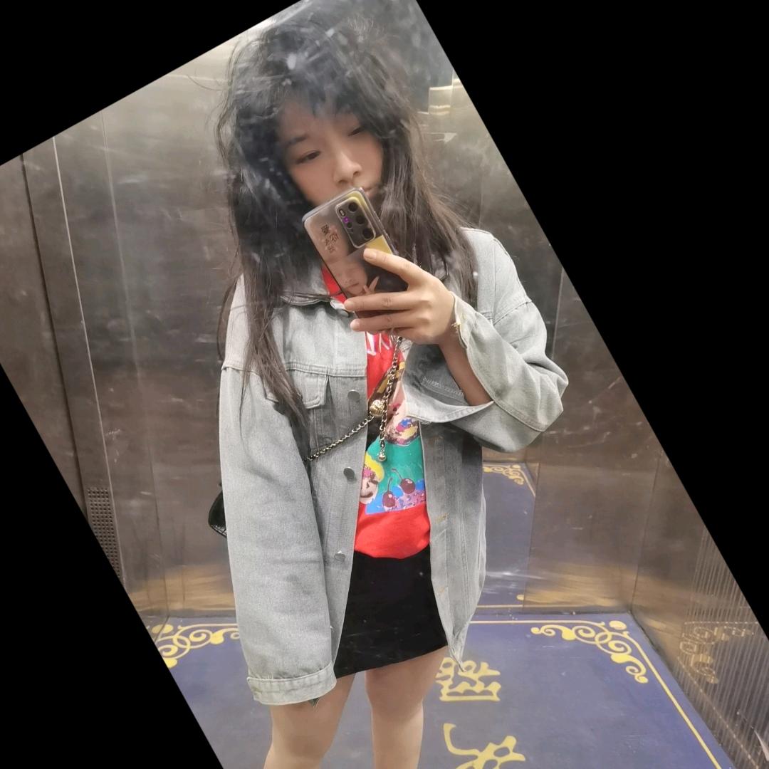 一缕忧伤“小霞霞”💋❤️
