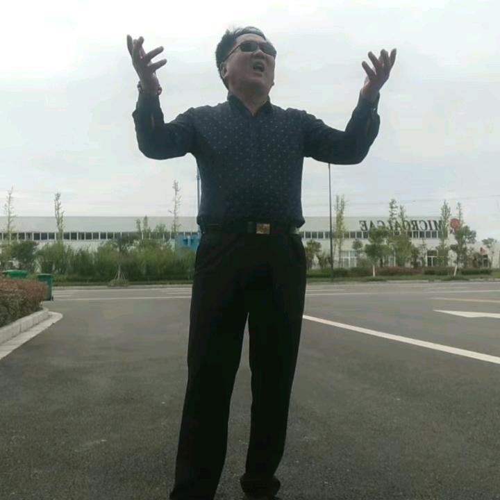 龙六四