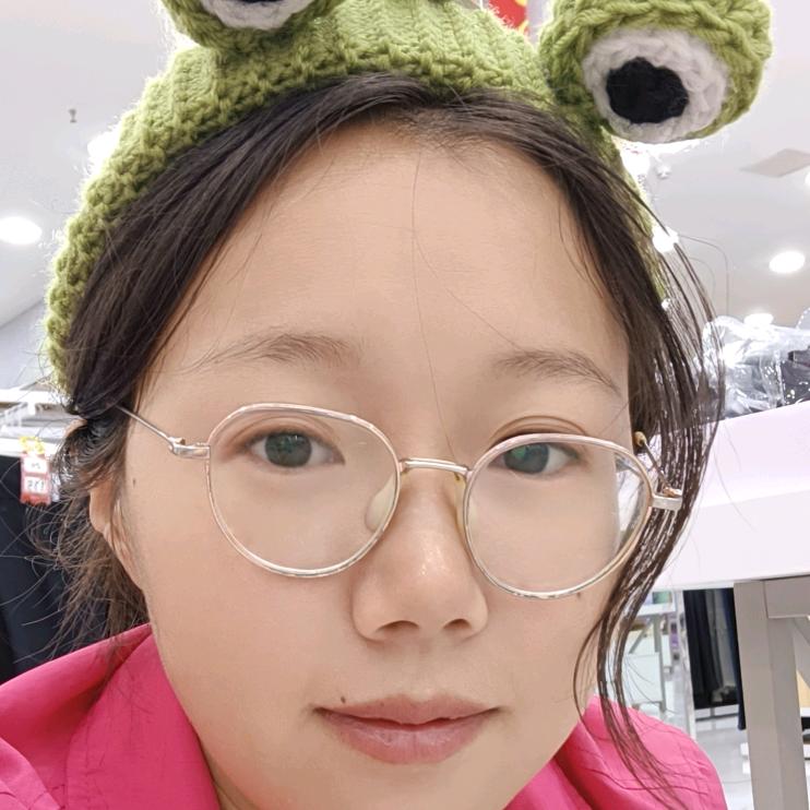 丁玲玲（哺乳中）