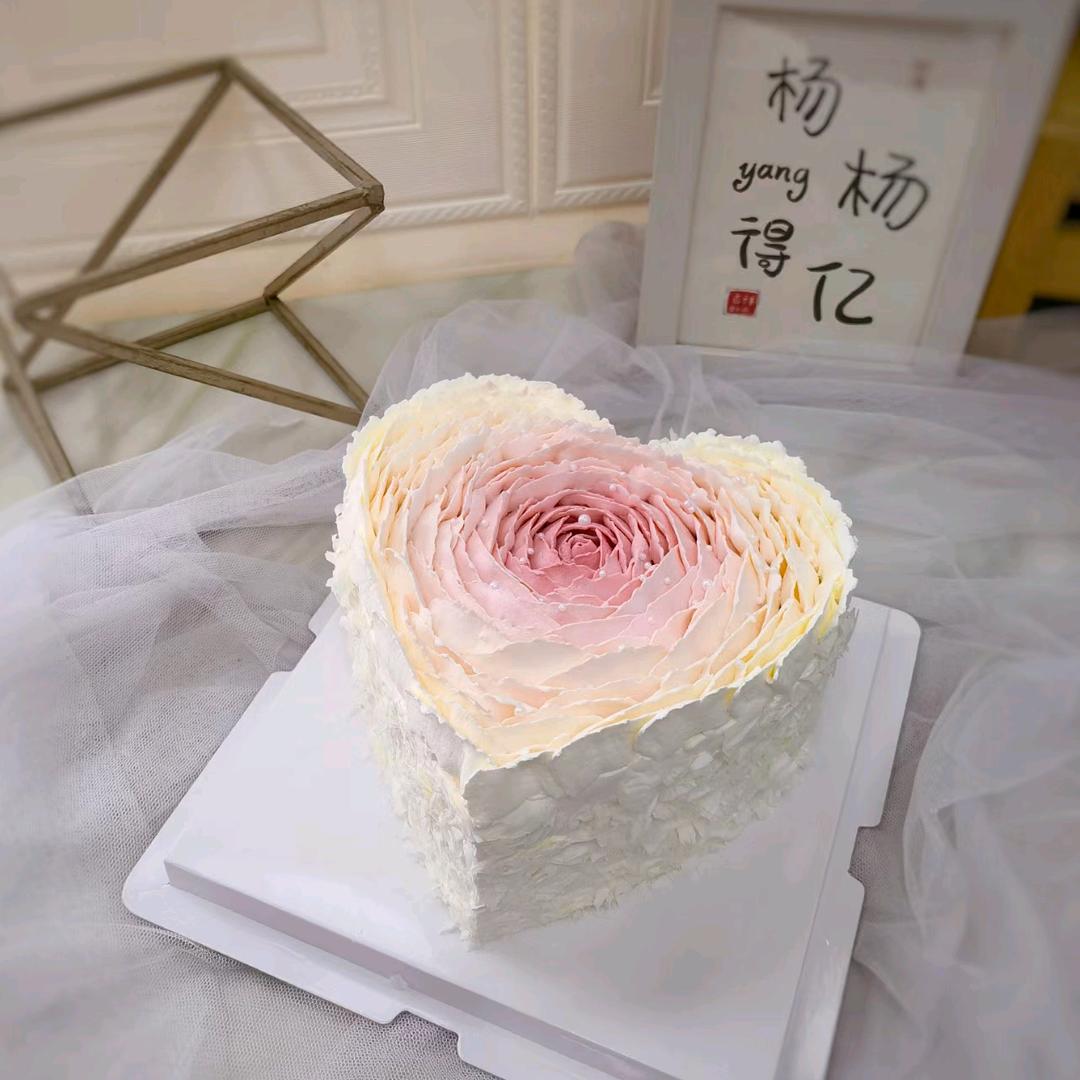 在凯里做蛋糕的小杨