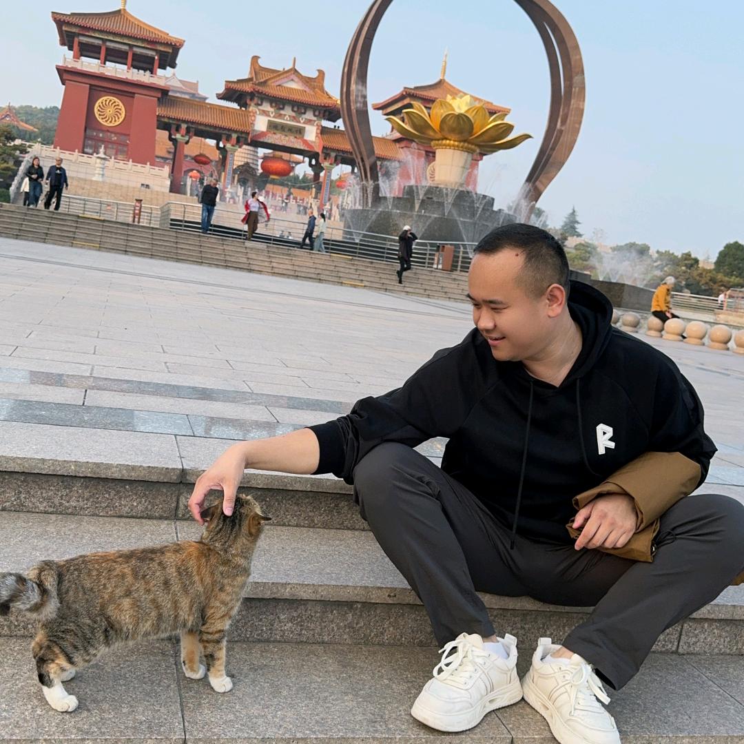 请叫我庄能能