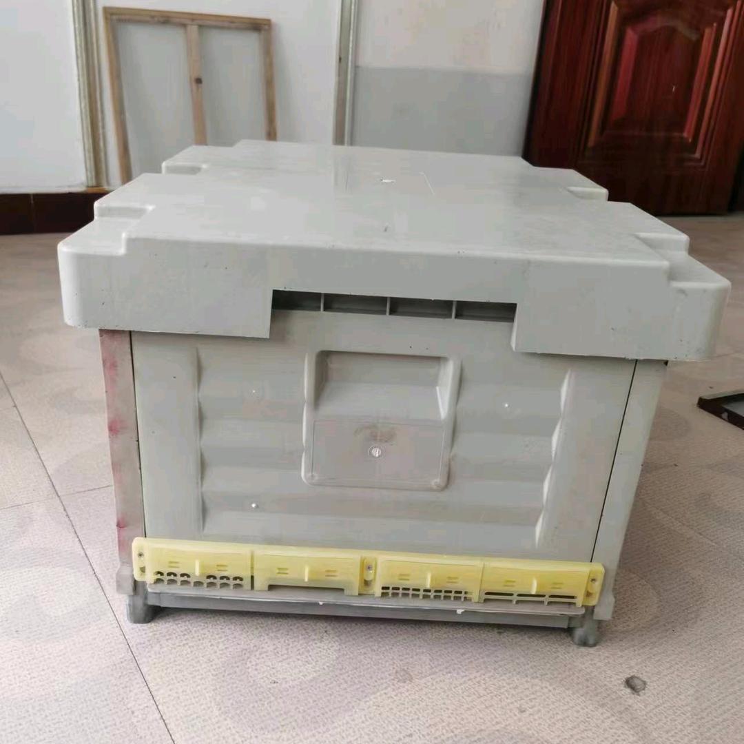 春繁多功能蜂箱蜂具厂家1