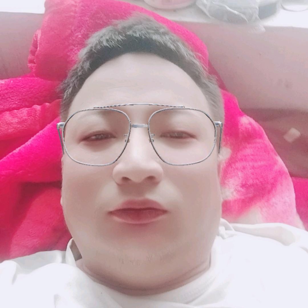 窗外的月亮