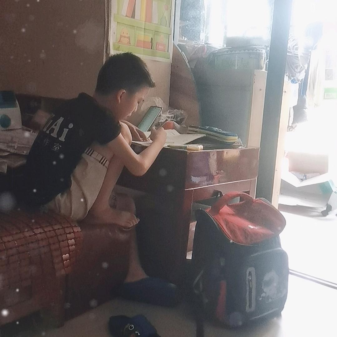 柒月