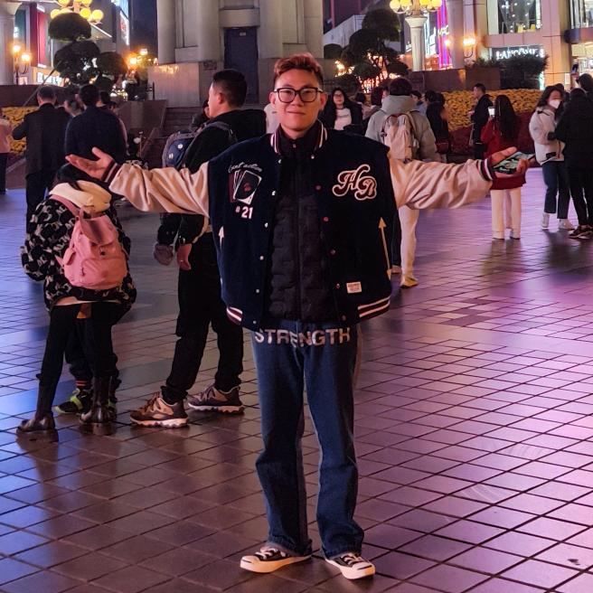 亮亮与老倪的火锅店