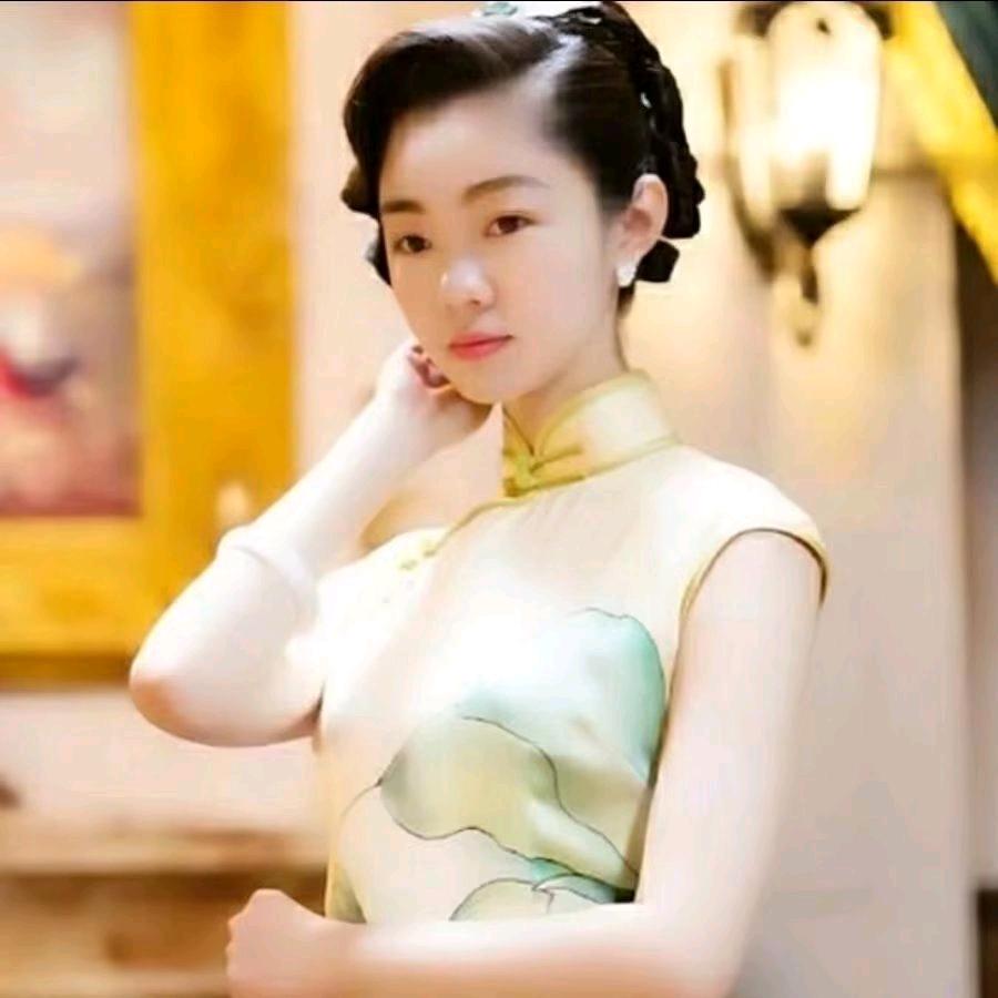 年轻小姐姐