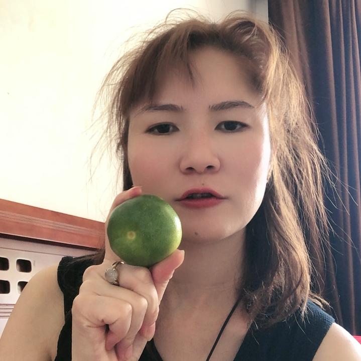 彦煜爱珠宝文玩和美妆