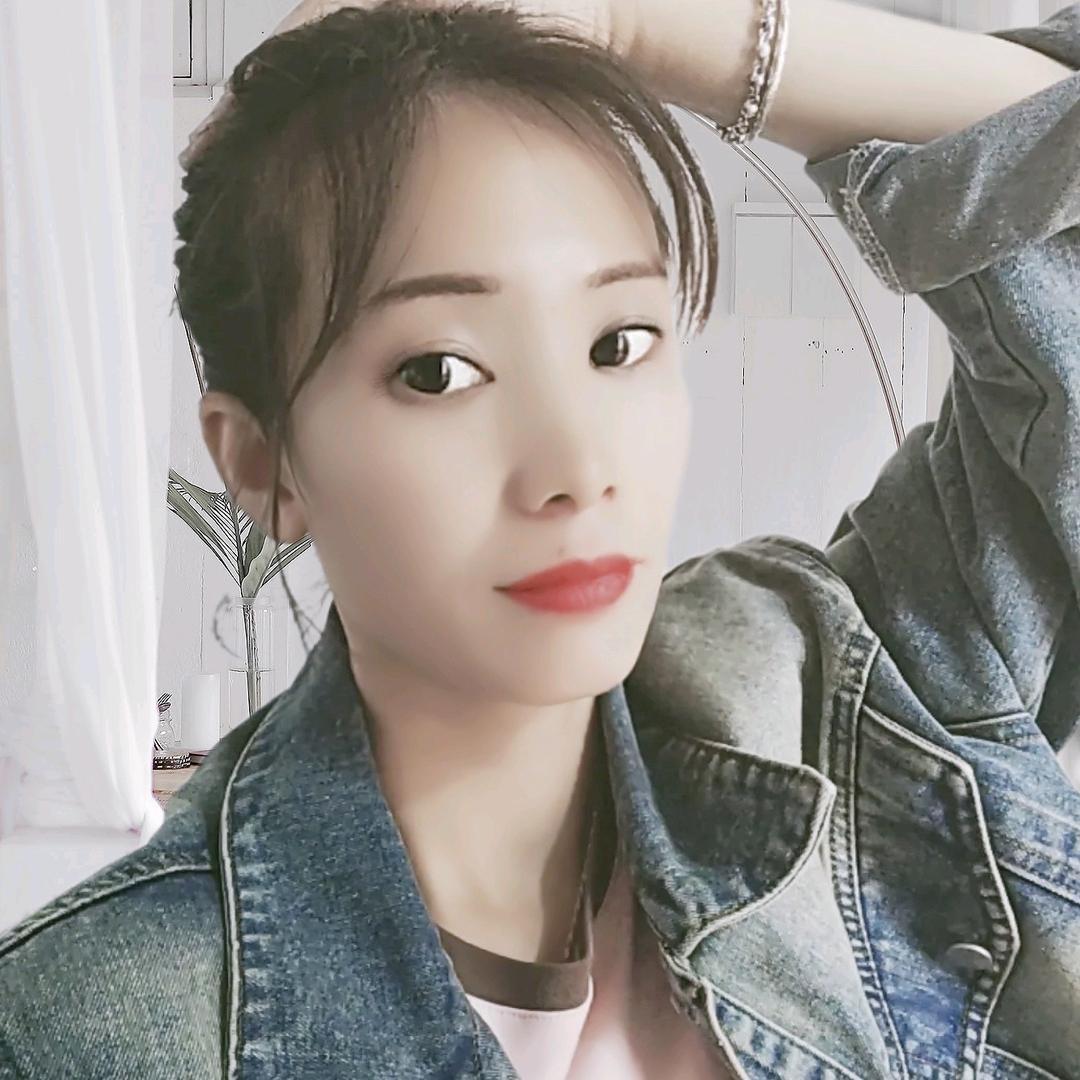 柏意门窗《专业打胶》