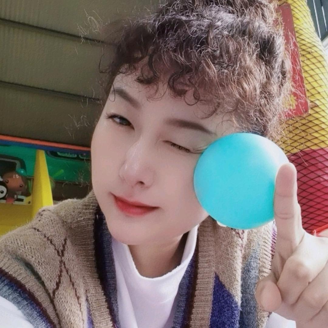 梅姑娘的橱窗