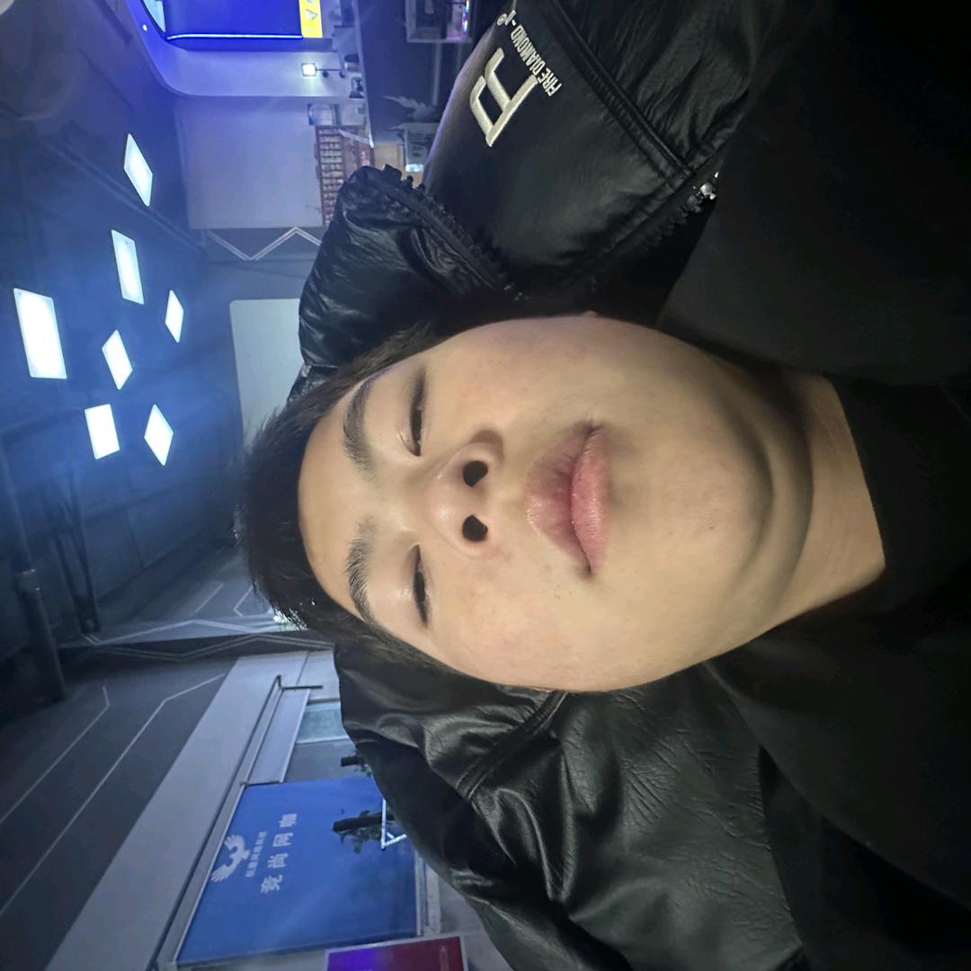 门口吊刀刀倒吊着
