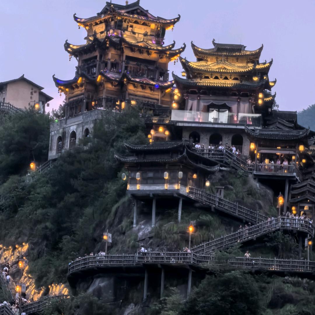金鹰飞翔