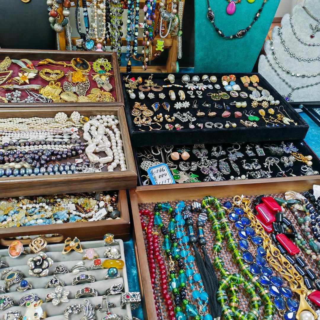 晗钰中古饰品店