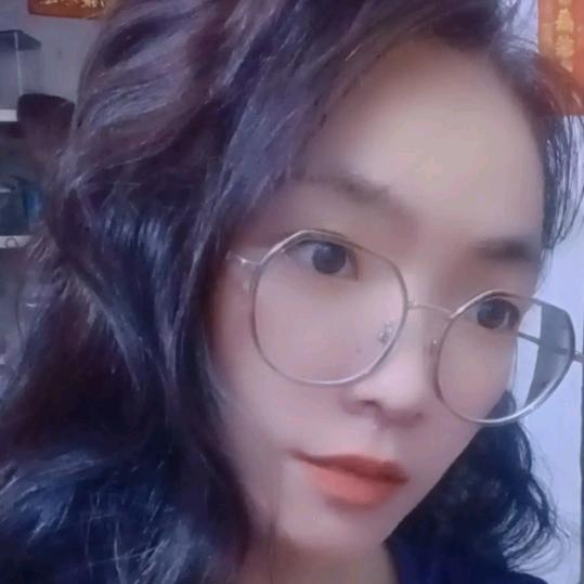 燕子爱美食