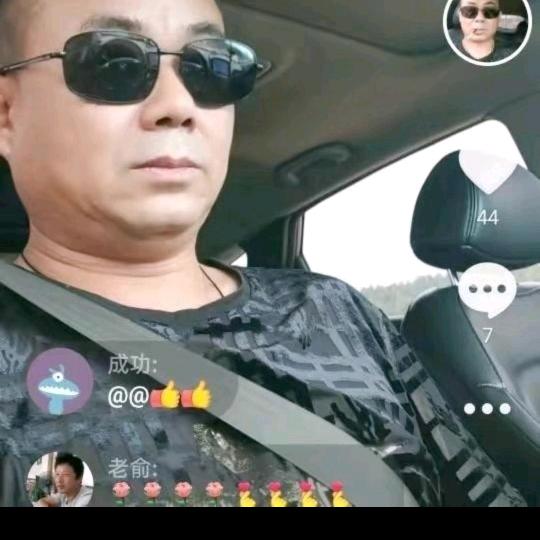 安徽霍邱人何