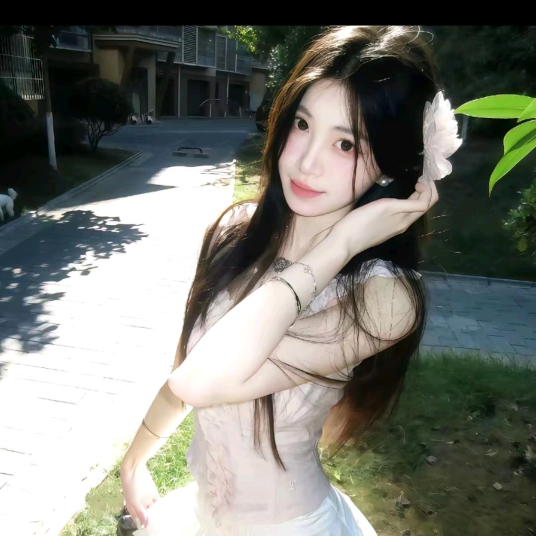 薇薇(｡･ω･｡)ﾉ♡