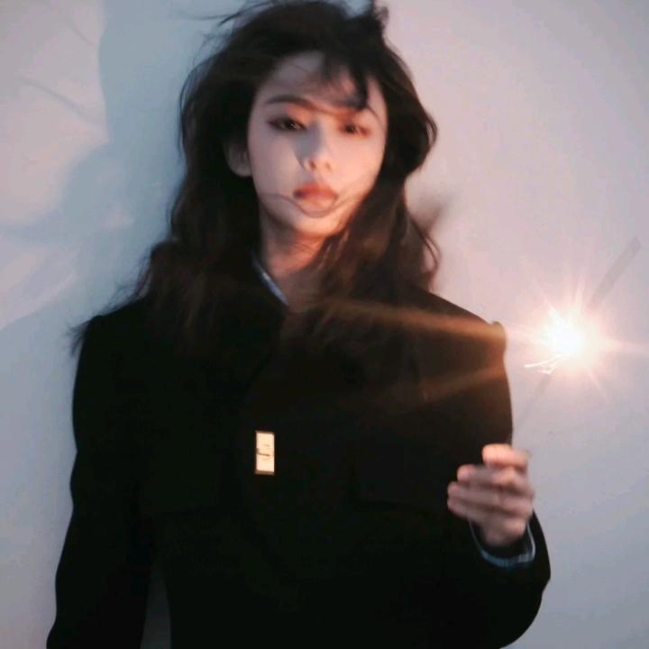 🥰吴佳怡重度依靠头像