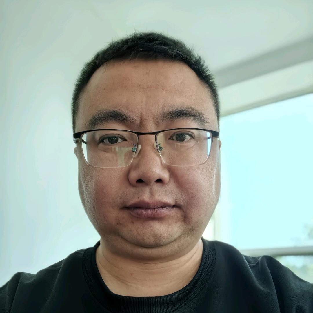 厂汉脑包村冯书记