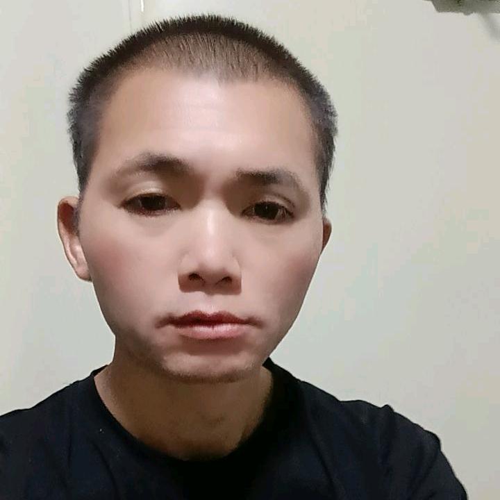 My name：雄鹰！