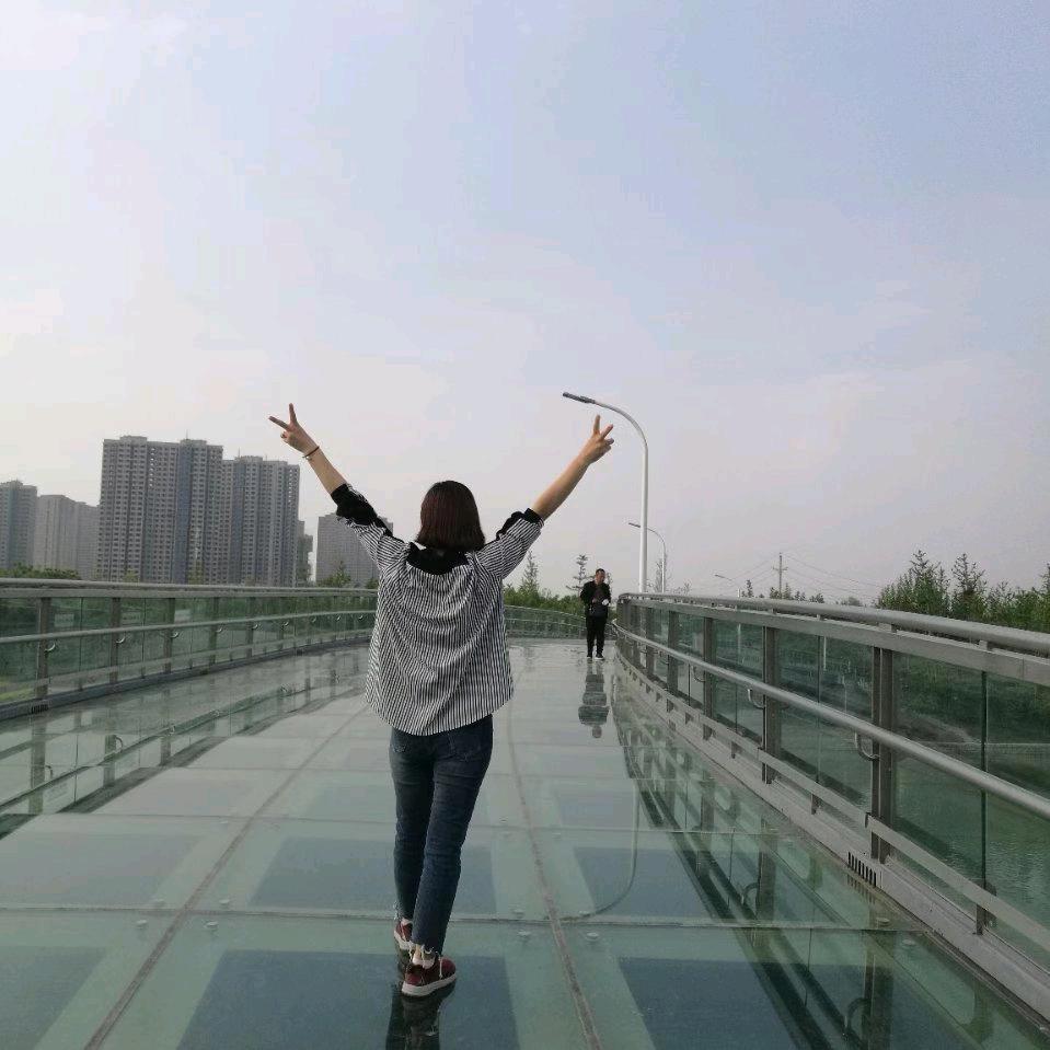 足力健老人鞋（未来路丹尼斯店）董小董