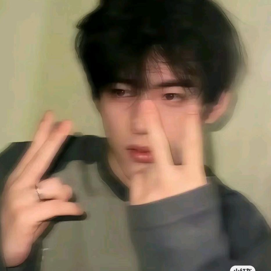 床前明月光，地上鞋两双
