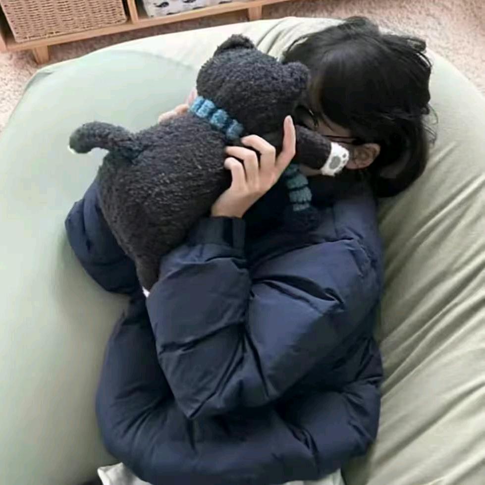 戳戳小肉脸