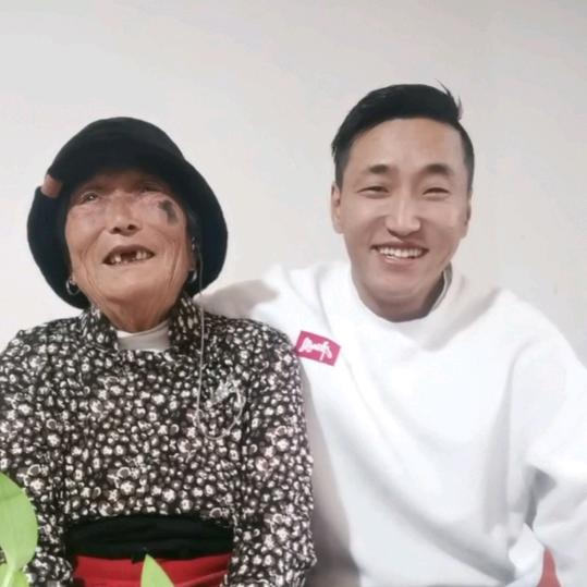 尼玛德青