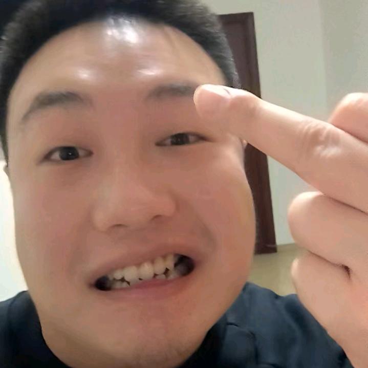 男25岁爱玩美国干瞪眼也爱打瓦