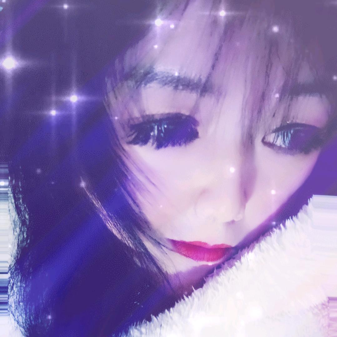 强颜欢笑🌹为谁伤