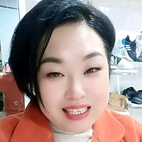 古城欢鸽皮鞋，钬坔养生健步鞋厂家直销