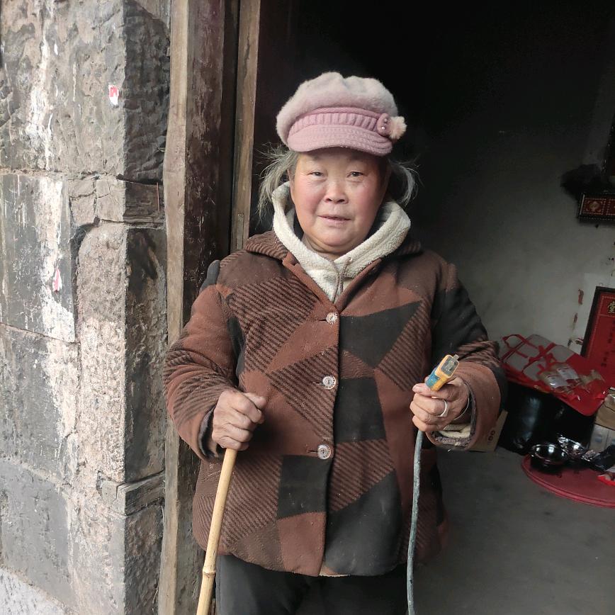 嘻喜囍   每天晚上七点直播