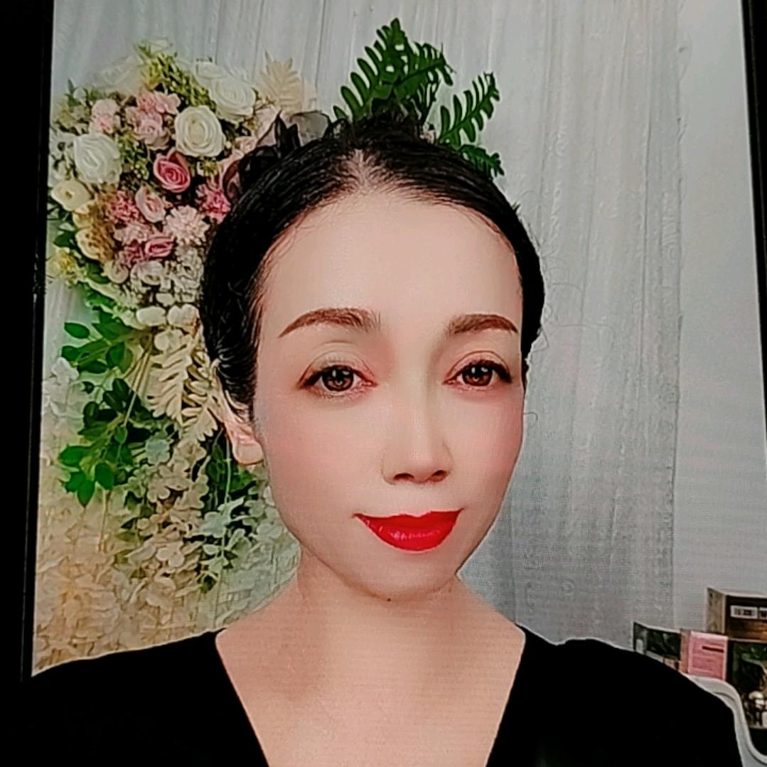 杨静面部锻练