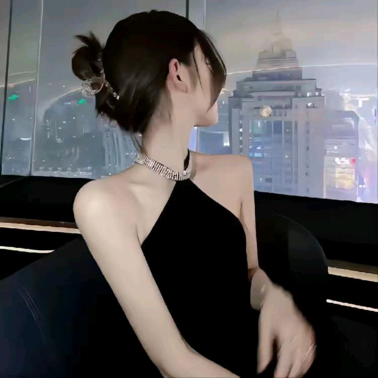 吅默默