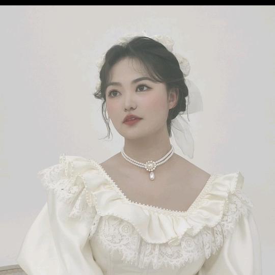 集宁化妆师卜卜