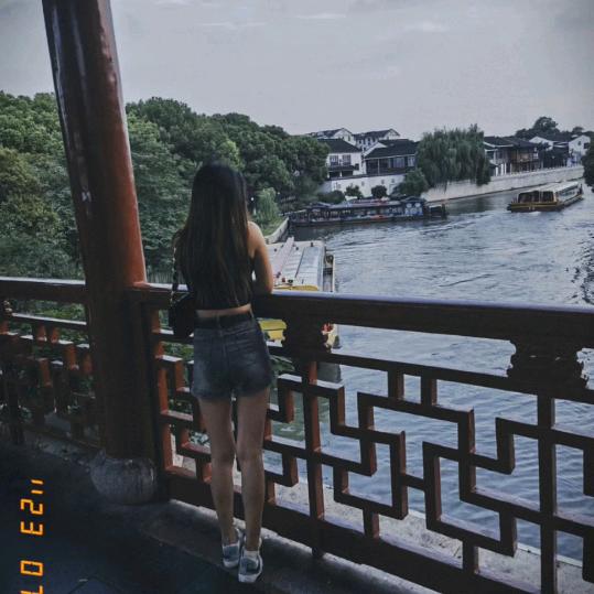 高脚杯