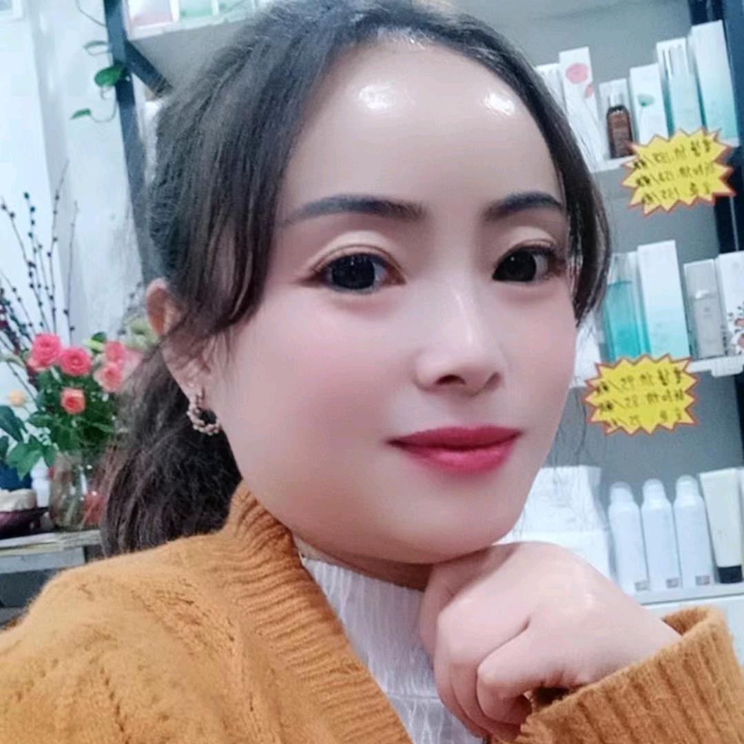 轻素.栖花里