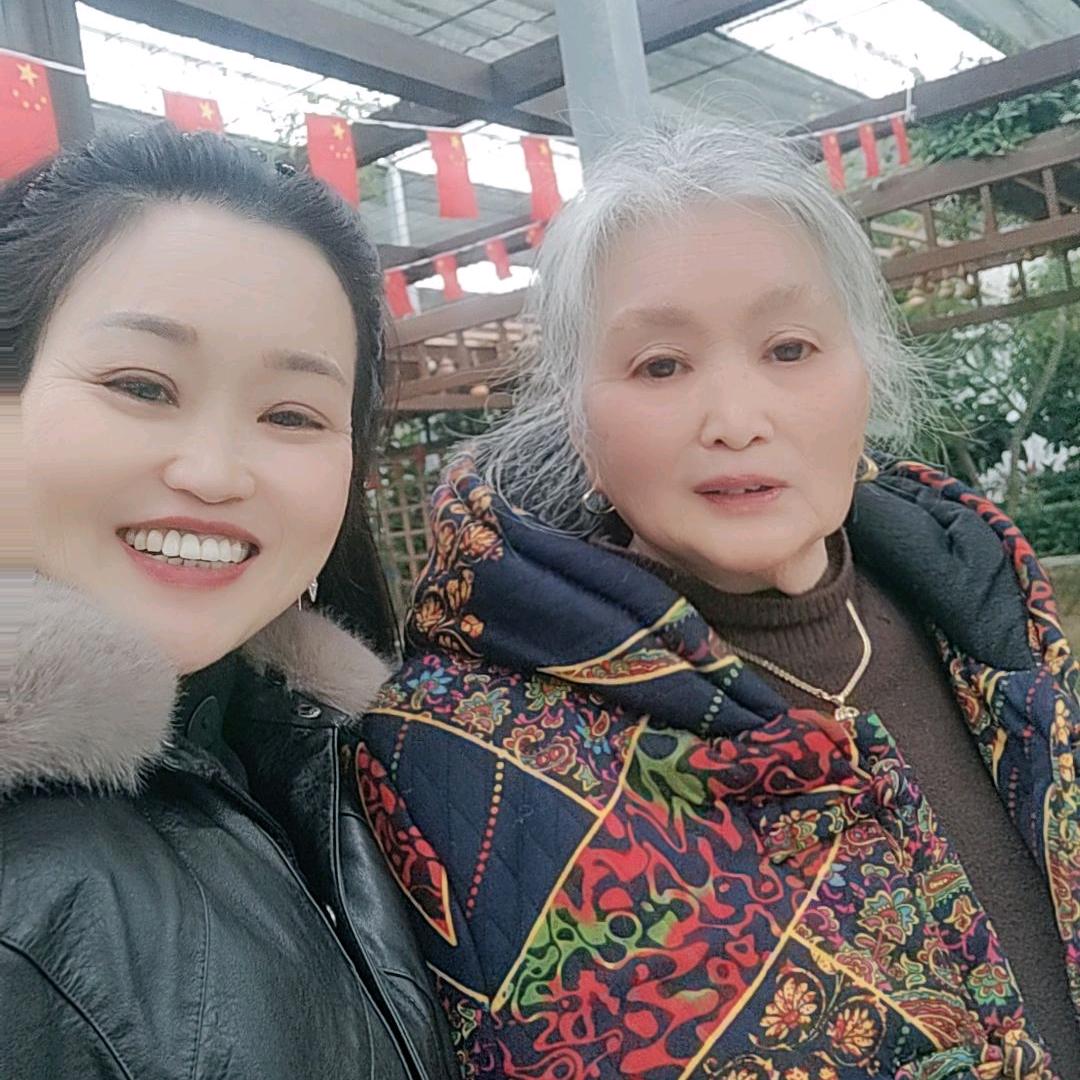 芳芳姐.