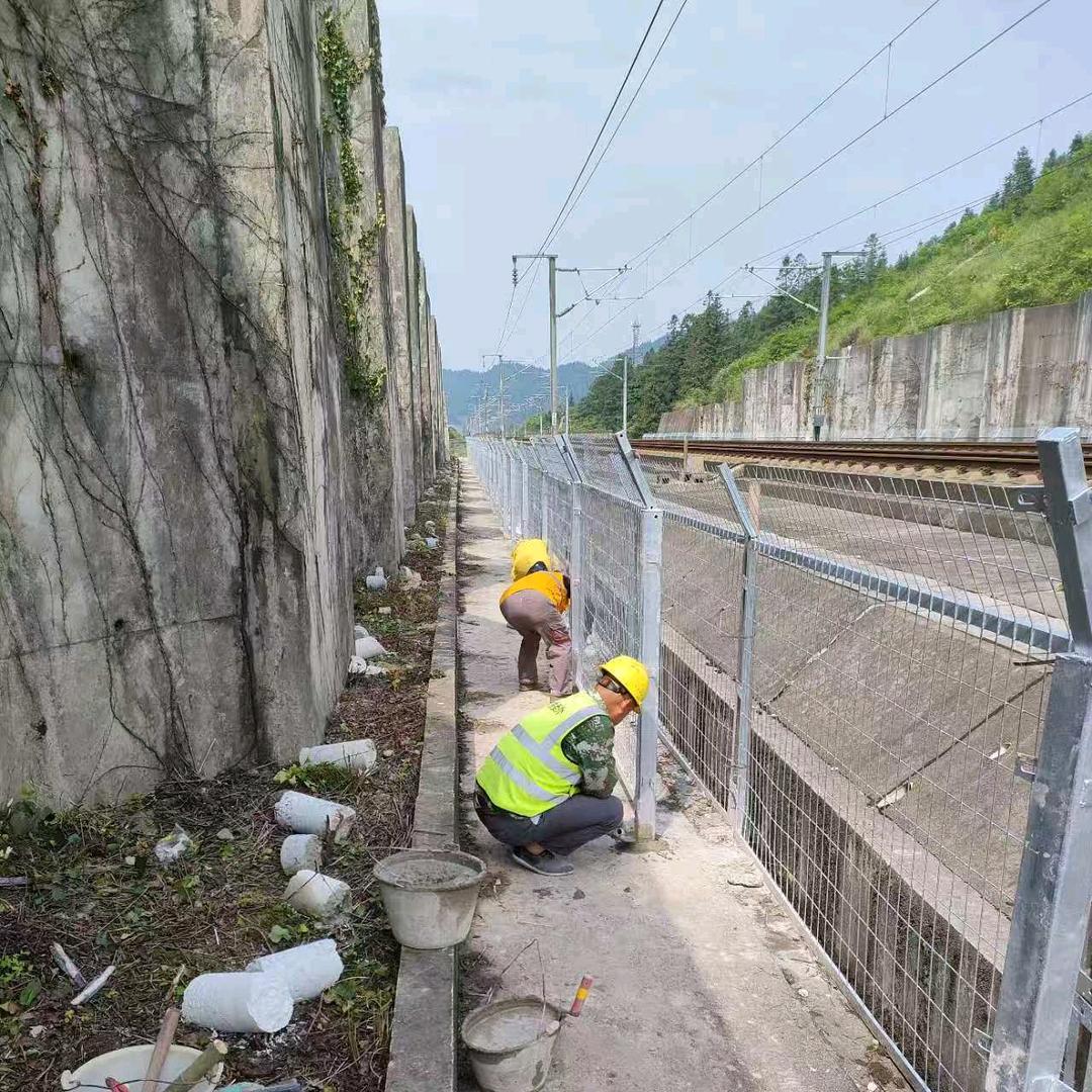 铁路防护栅栏